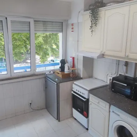 Aconchegante T3 Em Telheiras * Lisboa